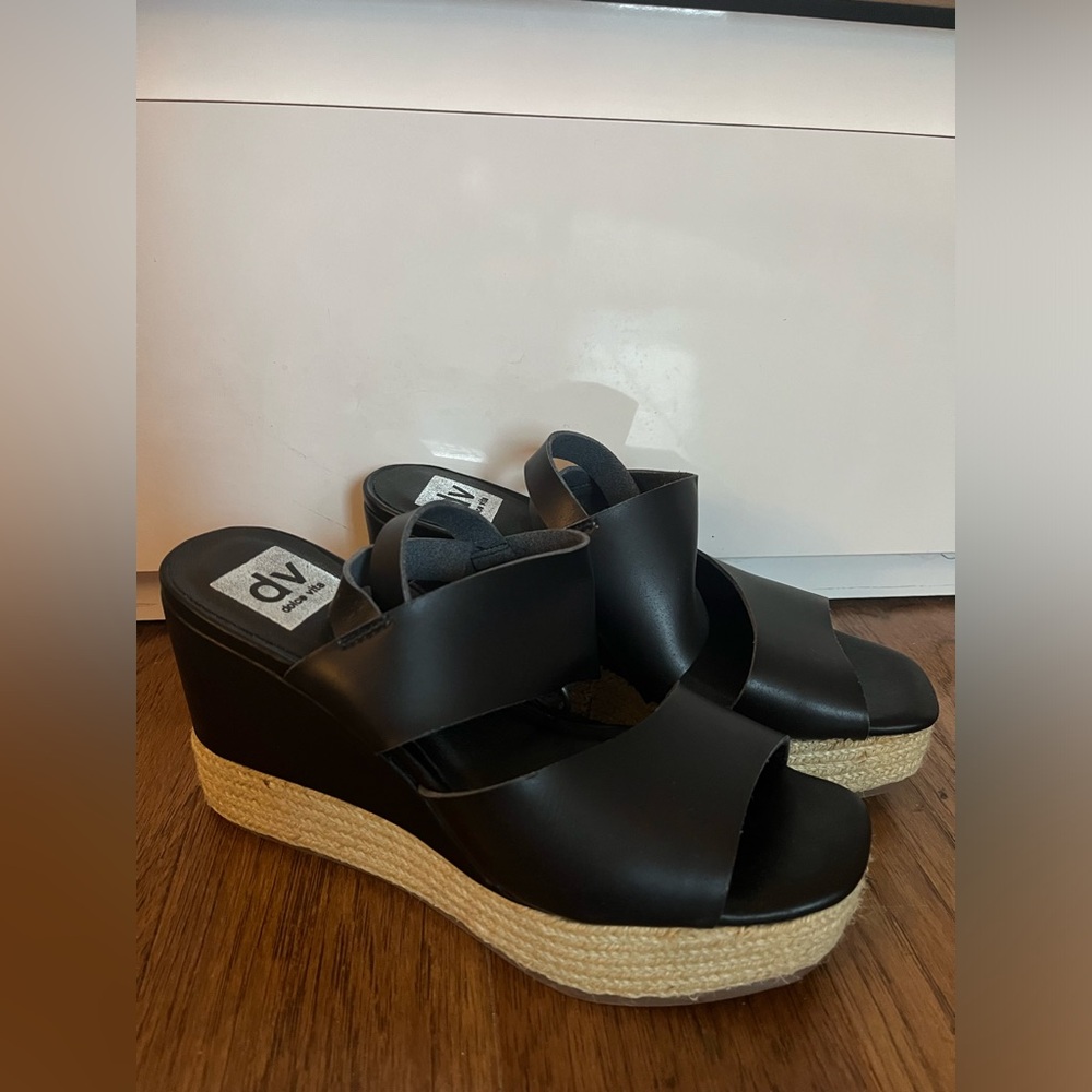 🔸 Dolce Vita Wedge Sandals